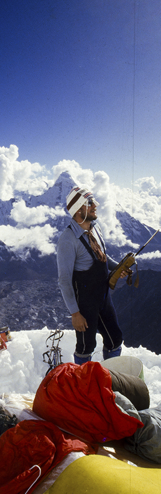 Jerzy Kukuczka w obozie na południowej ścianie Lhotse. Wyprawa z 1985 roku.