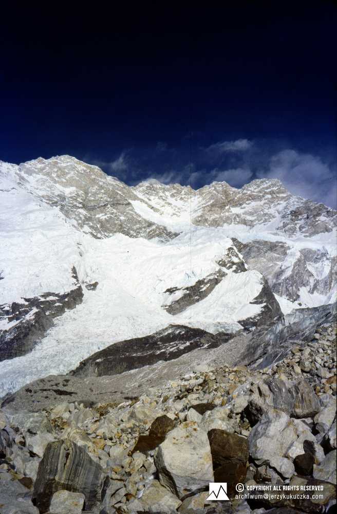Masyw Kangchenjungi widoczny od strony południowo-zachodniej.