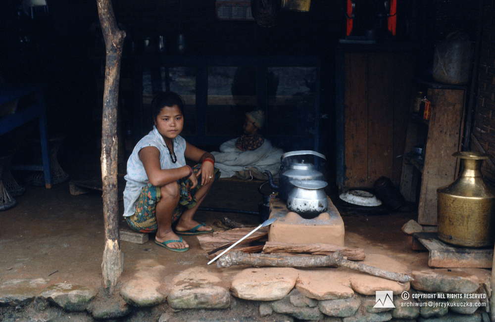 Nepalskie dzieci, napotkane podczas karawany do bazy.