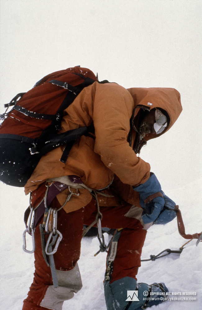 Tadeusz Piotrowski w okolicach szczytu K2 (8611 m n.p.m.).