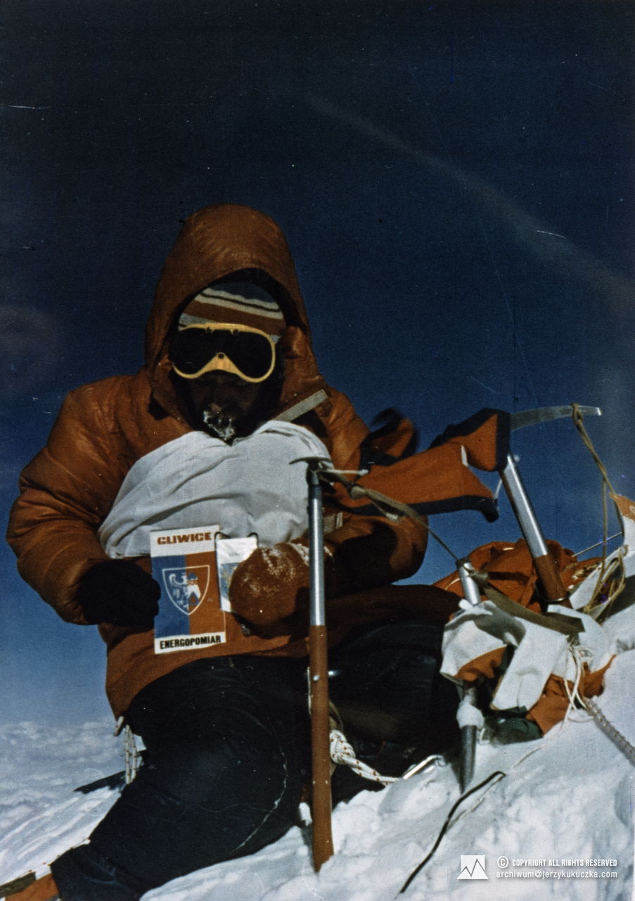 Andrzej Czok na szczycie Mount Everest (8848 m n.p.m.) - 19.05.1980r.