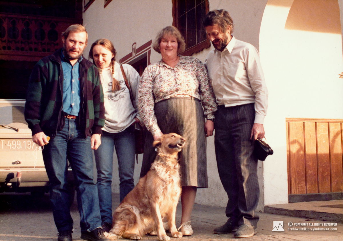 Jerzy Kukuczka (pierwszy od lewej) w Austrii.