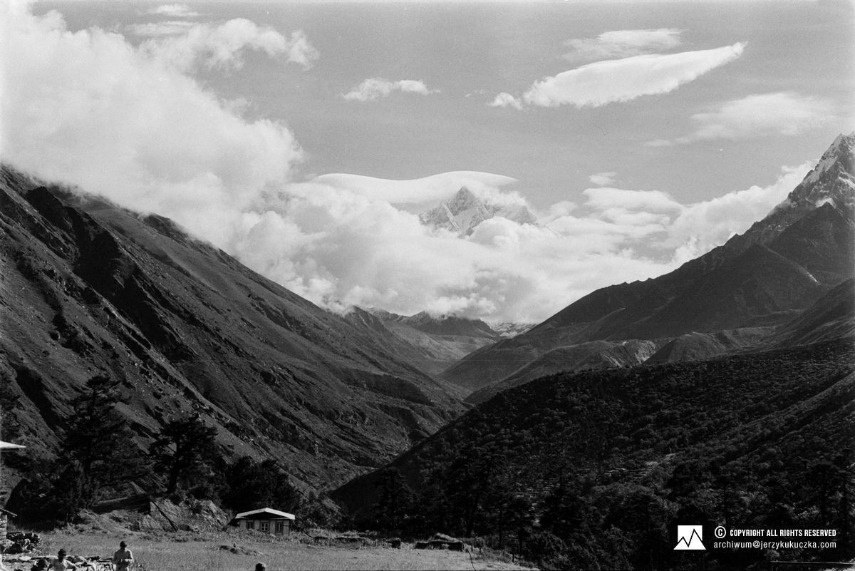 Lhotse widoczne z Tengboche (8516 m n.p.m.).