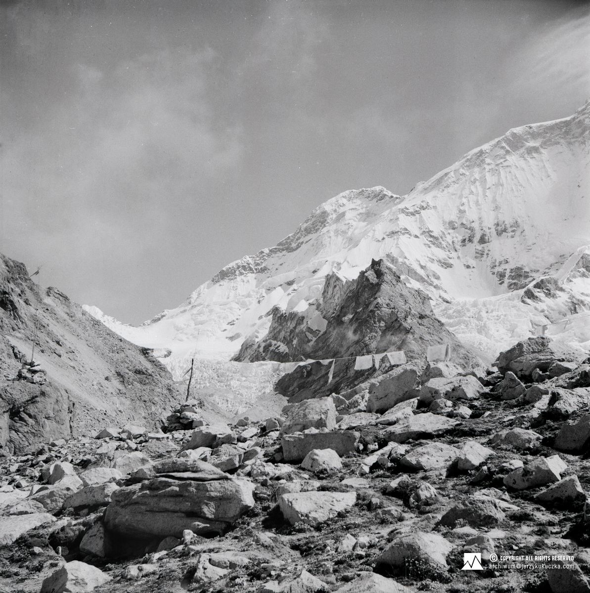 Szczyt Kangchungtse (7678 m n.p.m.).