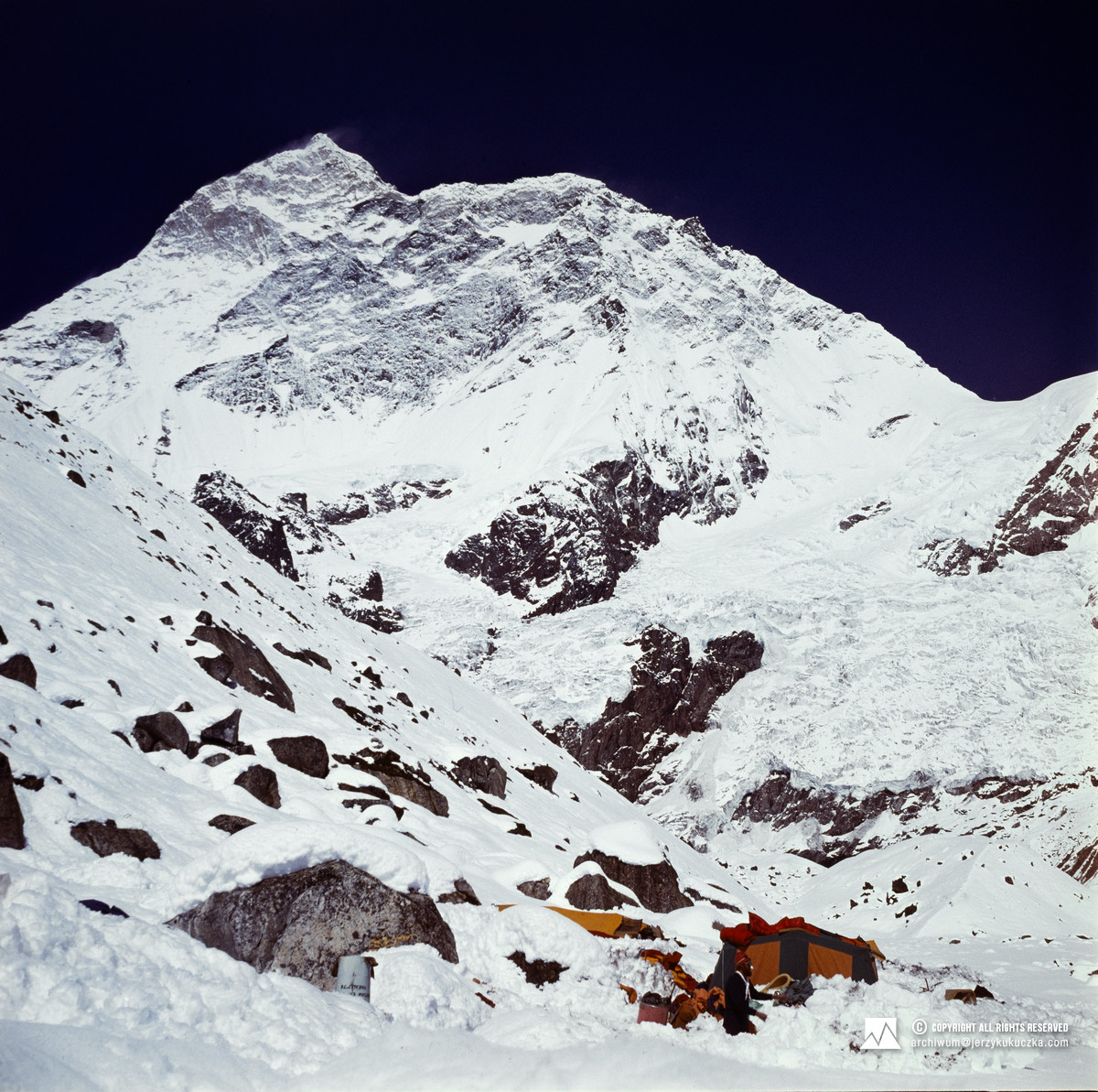 Południowo-wschodni grzbiet Makalu (8475 m n.p.m.).