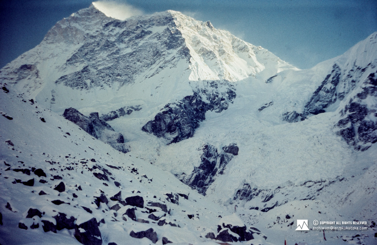 Południowo-wschodni grzbiet Makalu (8475 m n.p.m.).