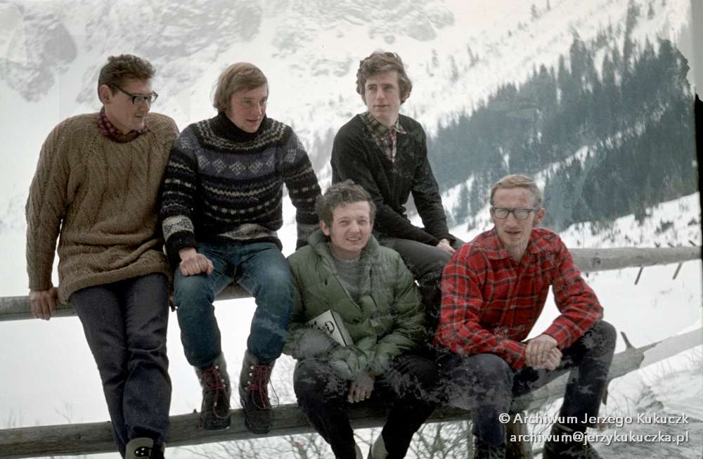 Wyżej od lewej Jerzy Kalla, Jerzy Kukuczka, Janusz Skorek, niżej po prawej Jan Kiełkowski