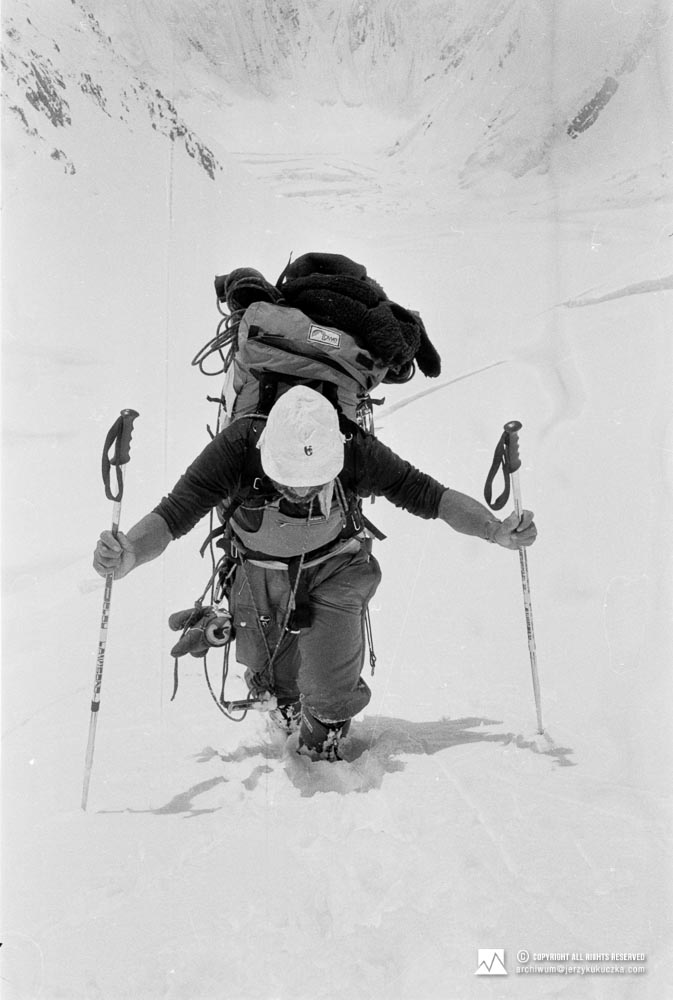 Jerzy Kukuczka on the slope of Gasherbrum II.