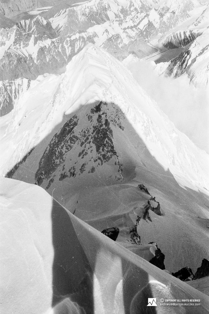 Gasherbrum II slope seen from the top.