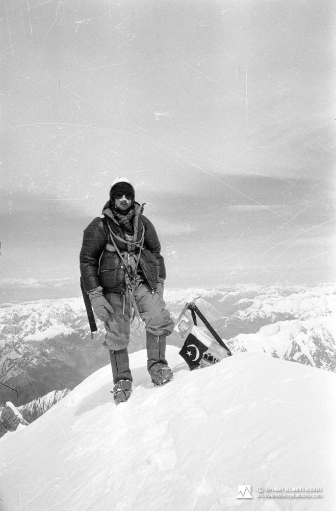 Wojciech Kurtyka na szczycie Gasherbrum I (8080 m n.p.m.) - 23.07.1983r.