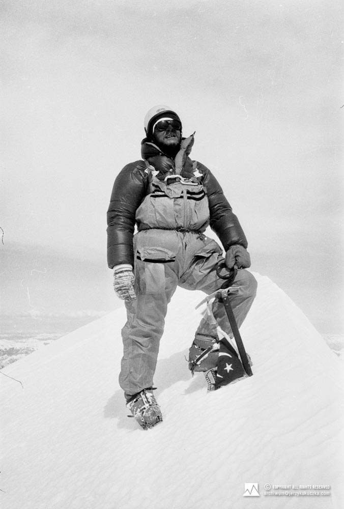 Jerzy Kukuczka on the top of Gasherbrum I (8080 m above sea level) - 23.07.1983.