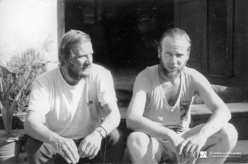 From the left: Jerzy Kukuczka and Artur Hajzer. Probably in Kathmandu.