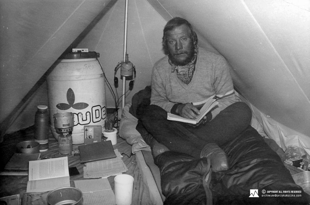 Jerzy Kukuczka at the Manaslu expedition base.