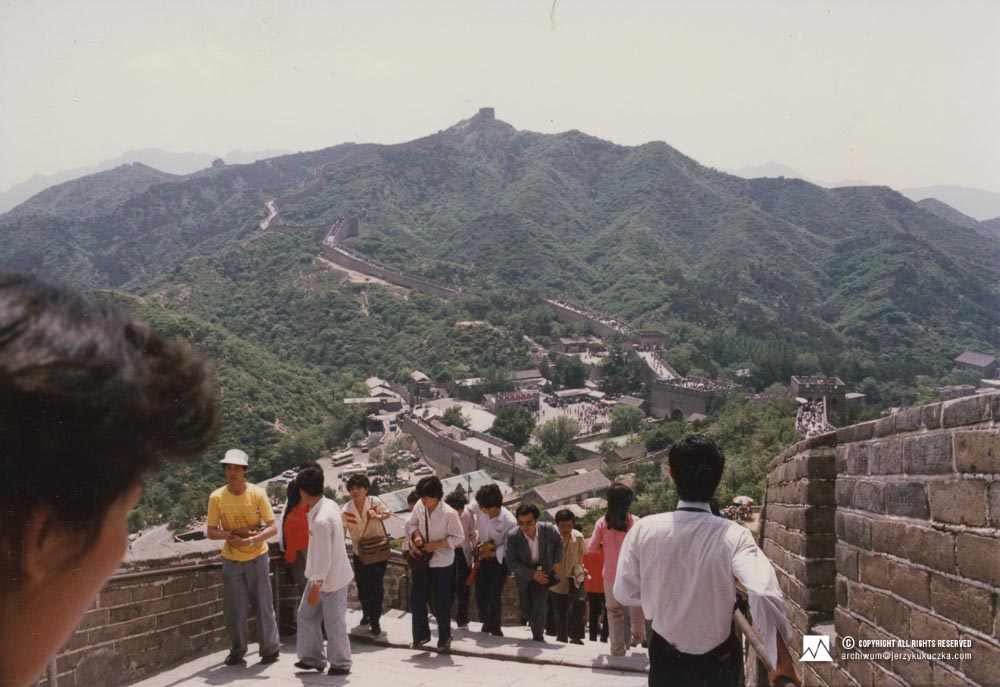 Wielki Mur Chiński. Zdjęcie zostało wykonane podczas podróży Jerzego Kukuczki i Janusza Majera do Chin by negocjować warunki otrzymania pozwolenia na wyprawę na Shisha Pangmę