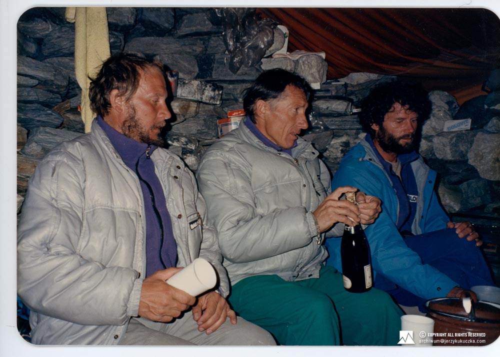 Participants of the expedition at the base. From the left: Jerzy Kukuczka, Yves Ballu and Ryszard Pawłowski.