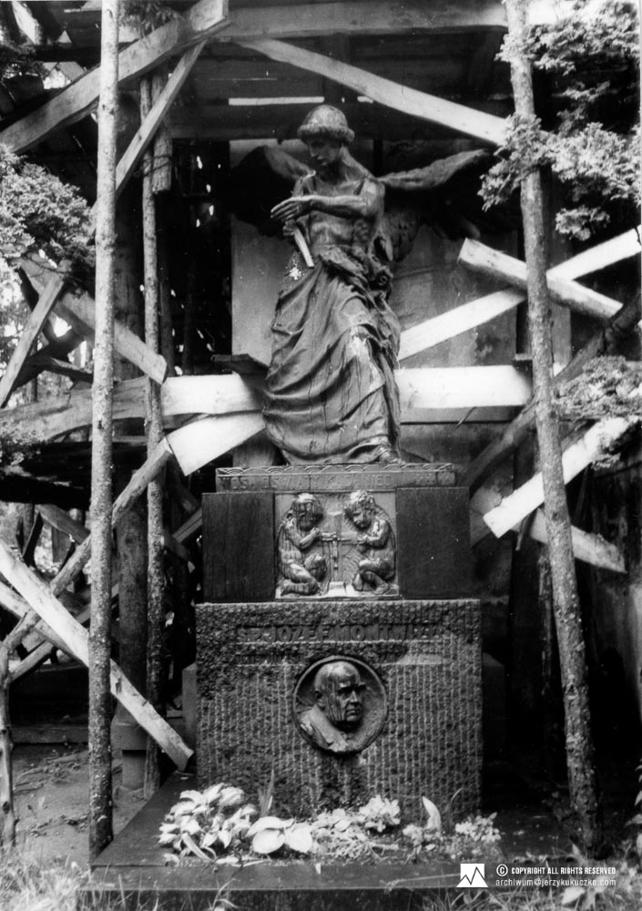 Grób Józefa Montwiłła na Cmentarzu Na Rossie