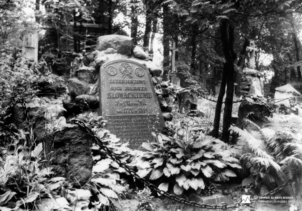 Grób Euzebiusza Słowackiego na Cmentarzu Na Rossie