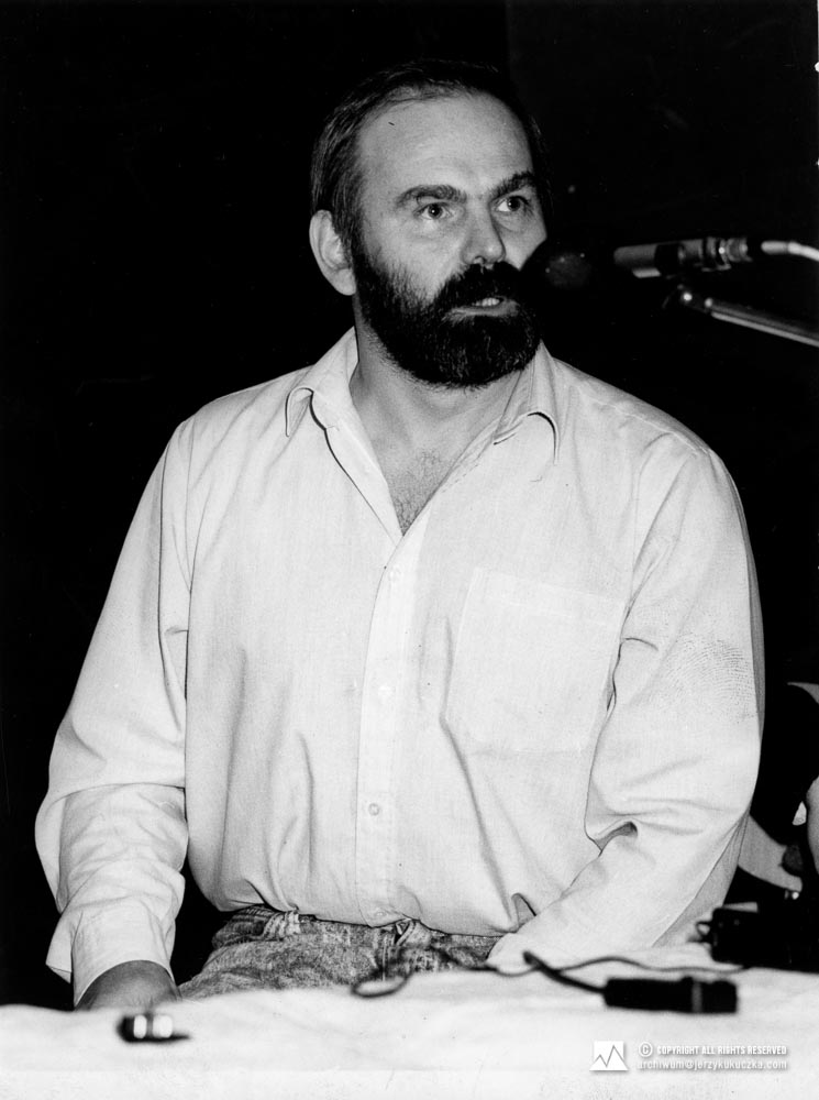 Janusz Majer w trakcie prelekcji w Czechosłowacji.
