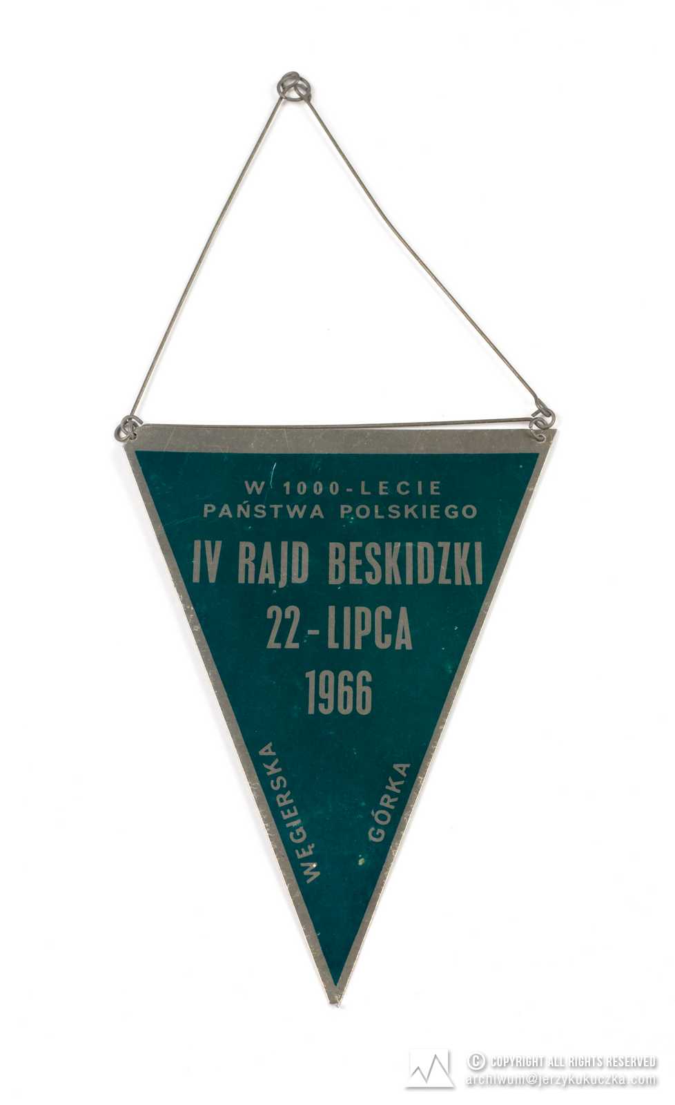 proporczyk IV Rajdu Beskidzkiego w 1966, blaszany, trójkątny, nielaminowany, 1966.