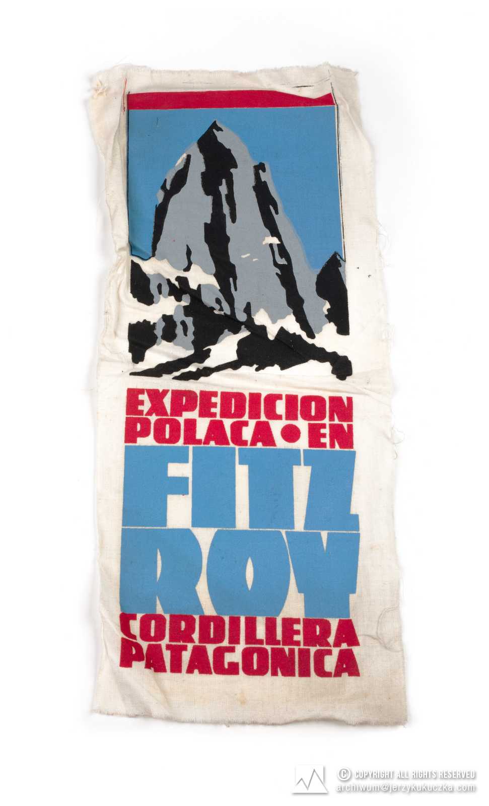 proporczyk Expedicion Polaca en Fitzroy, Cordillera Patagonica [Wyprawa na Fitzroy w 1977 r.] prostokątny, nielaminowany. 1977