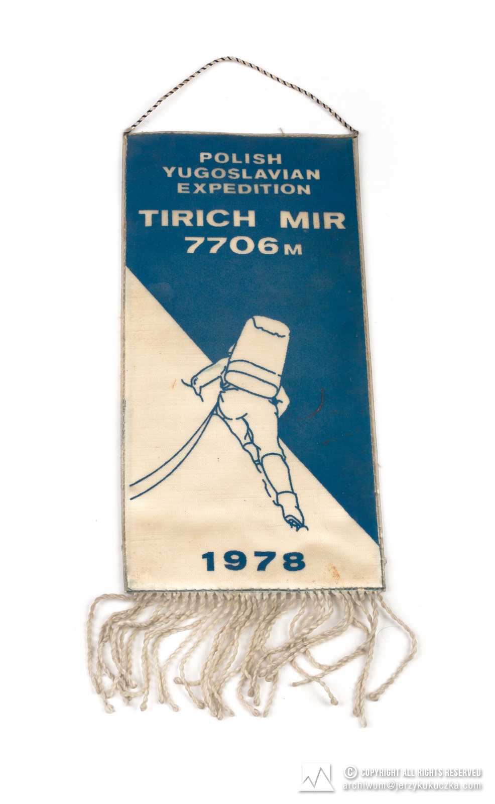 proporczyk Polish-Yugoslavian Expedition Tirich Mir 1978 [z polsko-jugosłowiańskiej wyprawy na Tirich Mir w 1978 r.] prostokątny. 1978