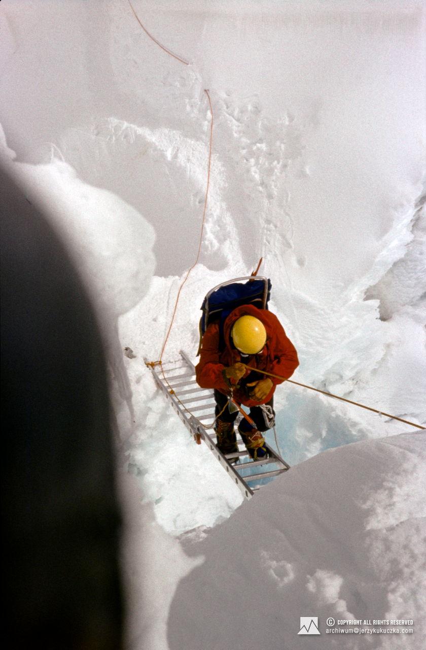 Jerzy Kukuczka on the Khumbu Icefall.