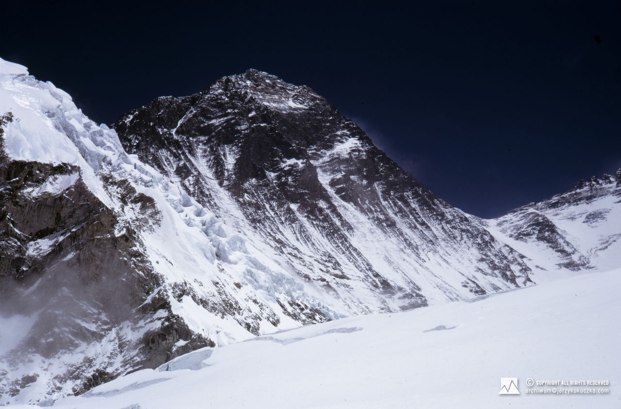 Mount Everest (8,848 m above sea level).