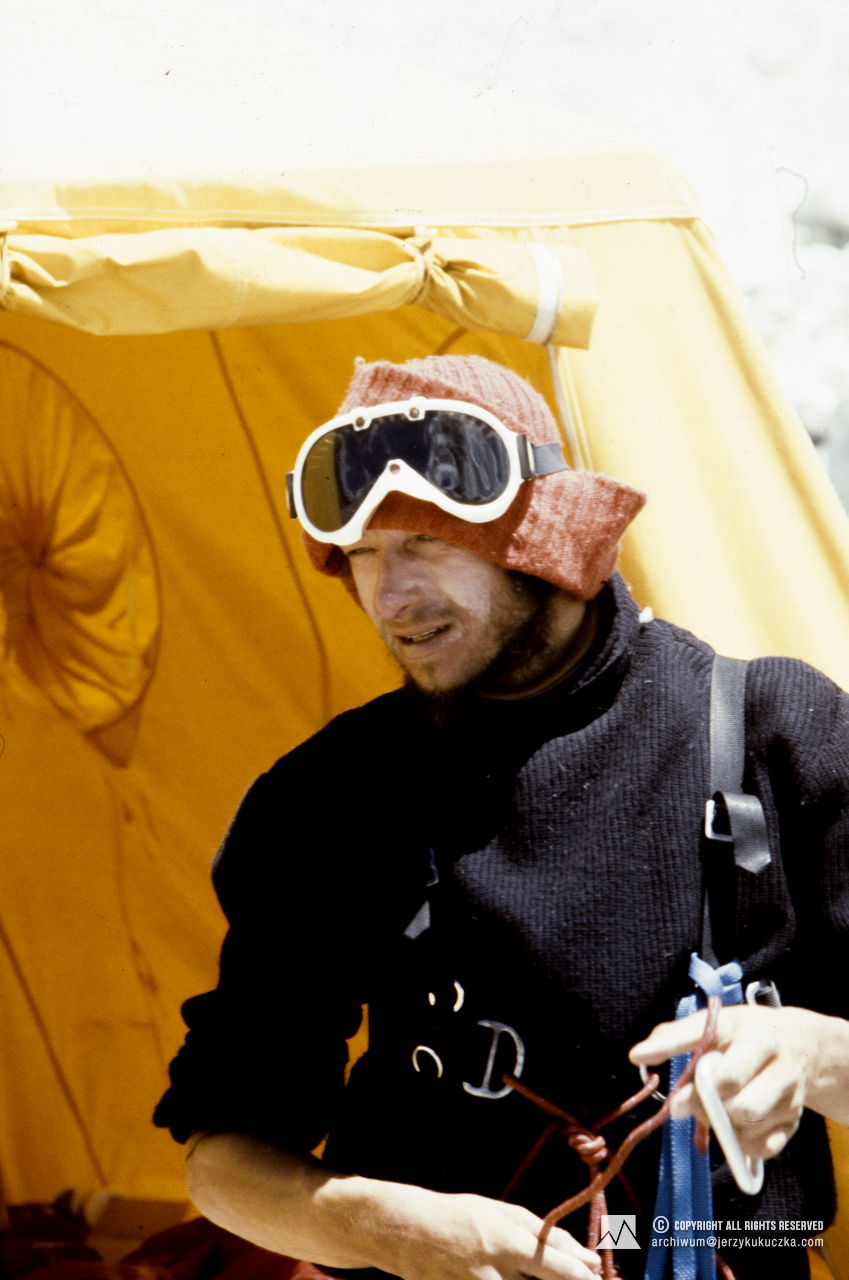 Participant of the expedition at the base.