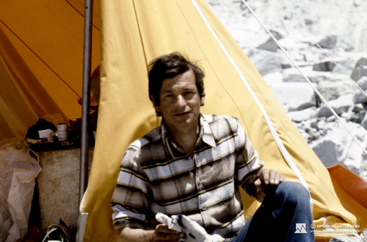 Eugeniusz Chrobak in the base camp.