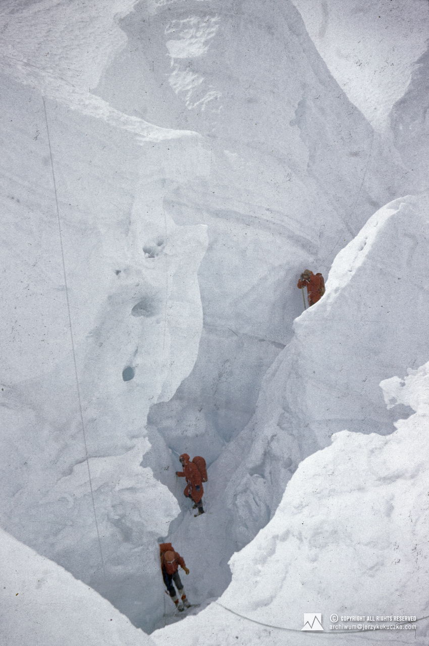 Participants of the expedition on the Khumbu Icefall.