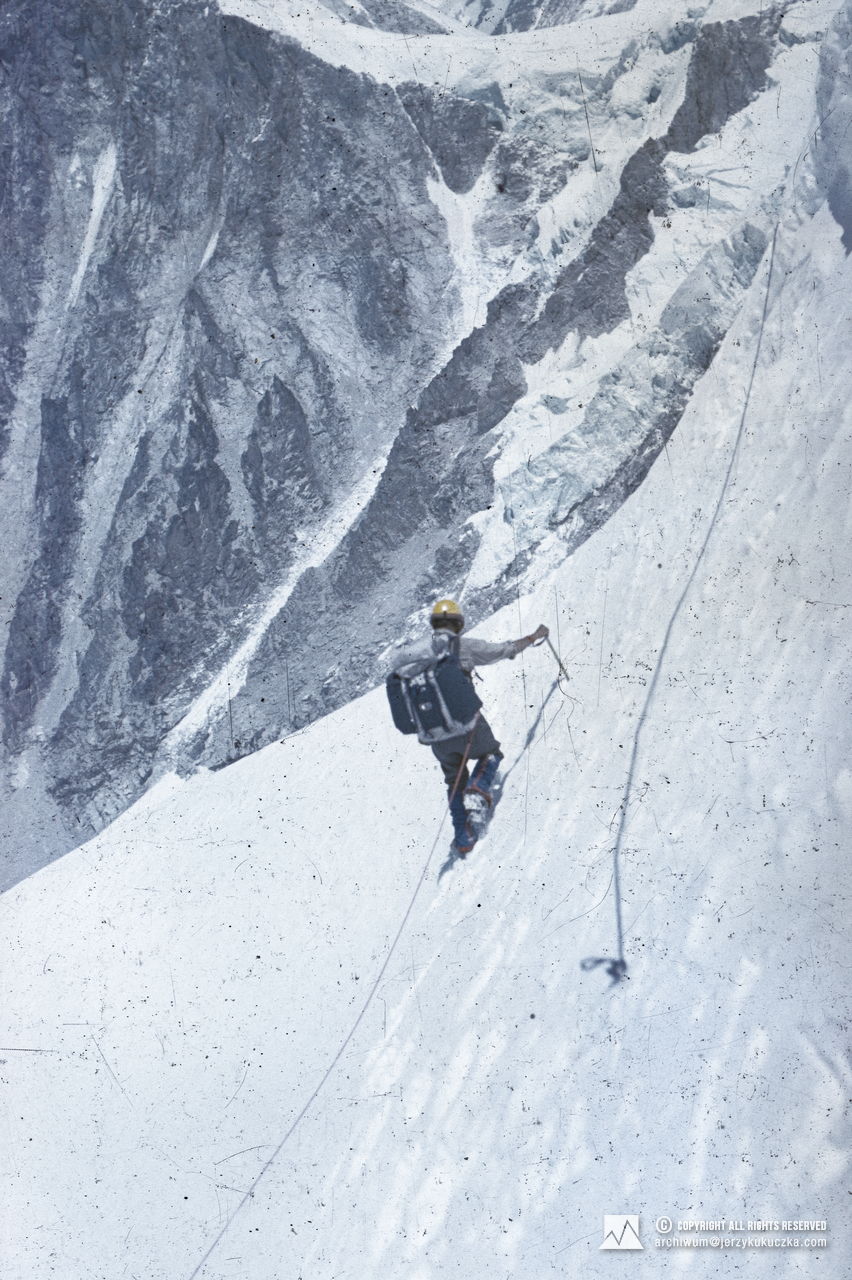 Zygmunt Andrzej Heinrich while climbing.