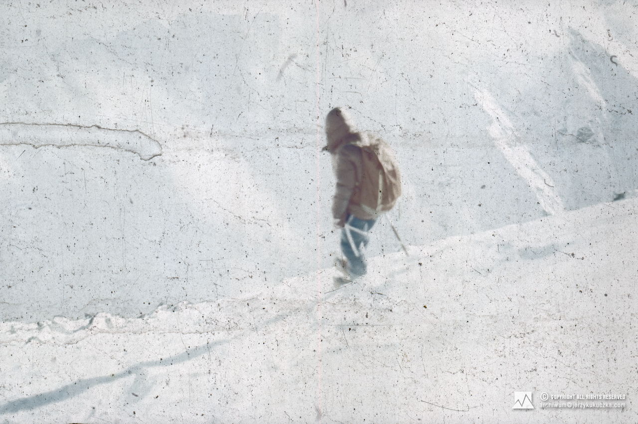 Andrzej Czok w trakcie zejścia ze szczytu Mount Everest.