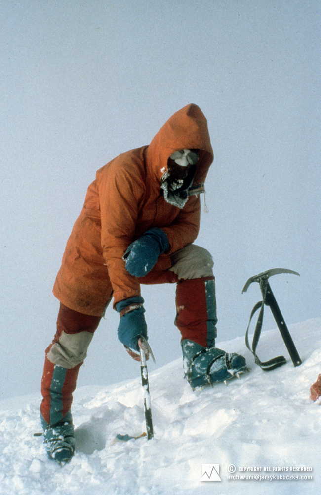 Tadeusz Piotrowski na szczycie K2 (8611 m n.p.m.) - 08.07.1986.