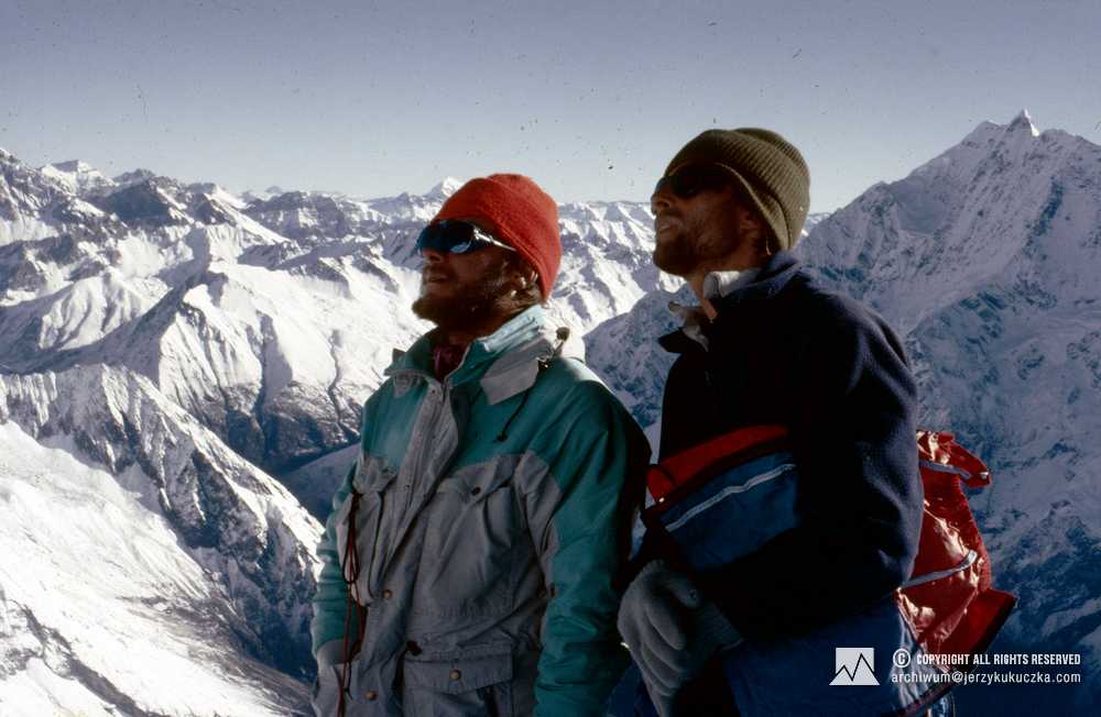 Jerzy Kukuczka (left) and Wojtek Kurtyka on the Manaslu slope.
