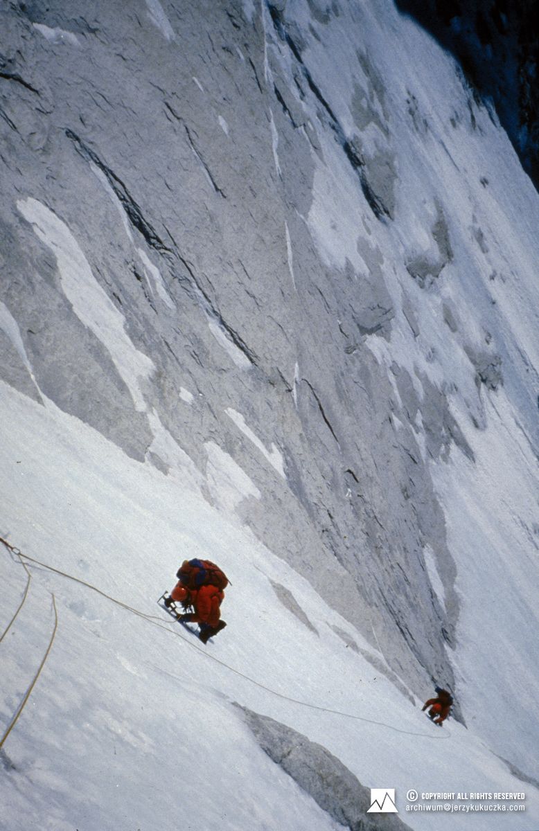 Participants of the expedition while climbing.