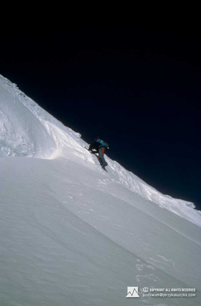 Artur Hajzer on the Manaslu slope.