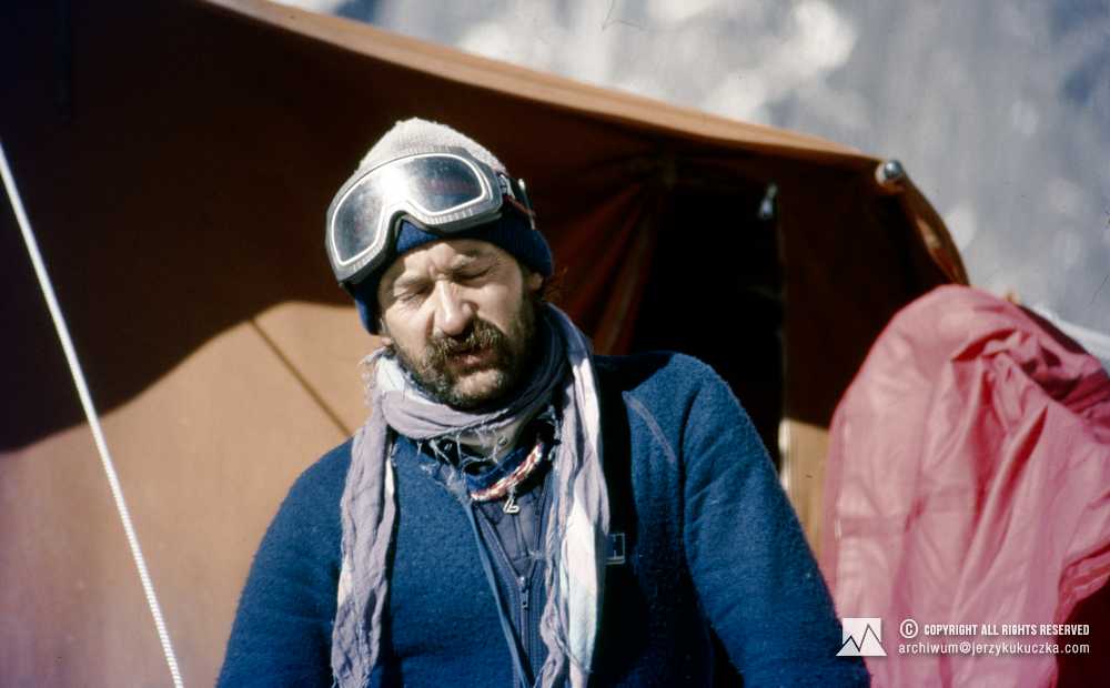 Krzysztof Wielicki at the base camp.