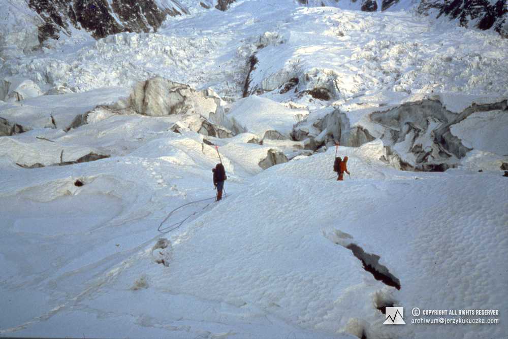 Climbers on the slope of Annapurna. From the right: Jerzy Kukuczka and Krzysztof Wielicki.