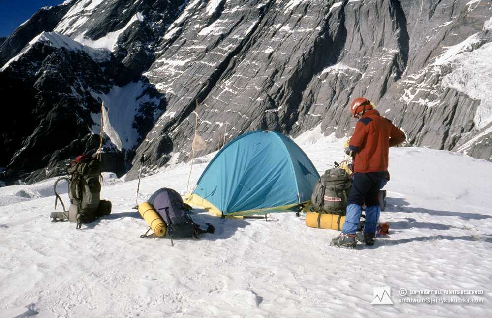 Artur Hajzer in camp II (5600 m above sea level).