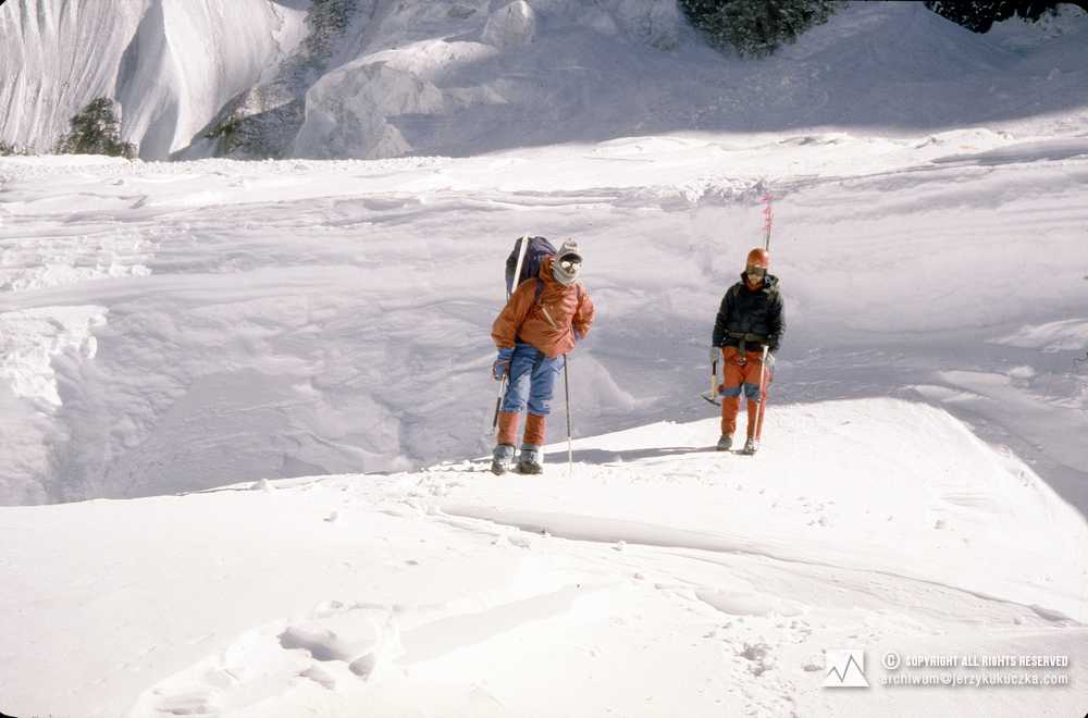 Climbers on the slope of Annapurna. From the left: Krzysztof Wielicki and Artur Hajzer.