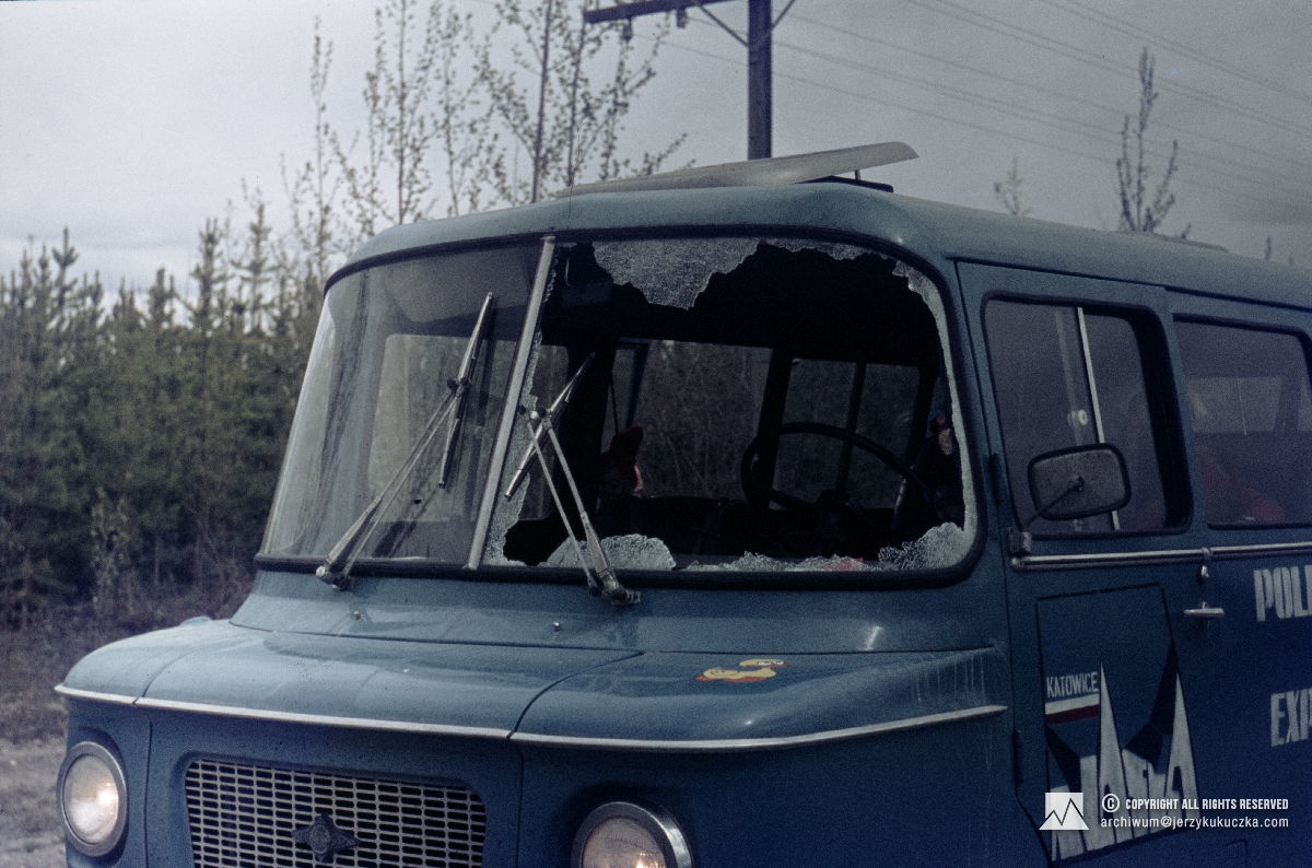 Expedition car Nysa with a window broken as a result of hitting by a roadside stone.