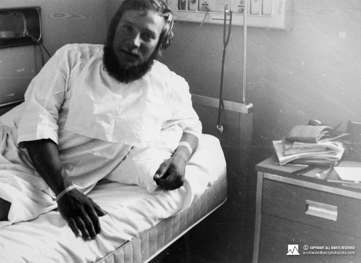 Jerzy Kukuczka w szpitalu w Anchorage.