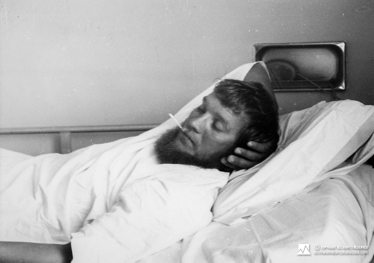 Jerzy Kukuczka w szpitalu w Anchorage.