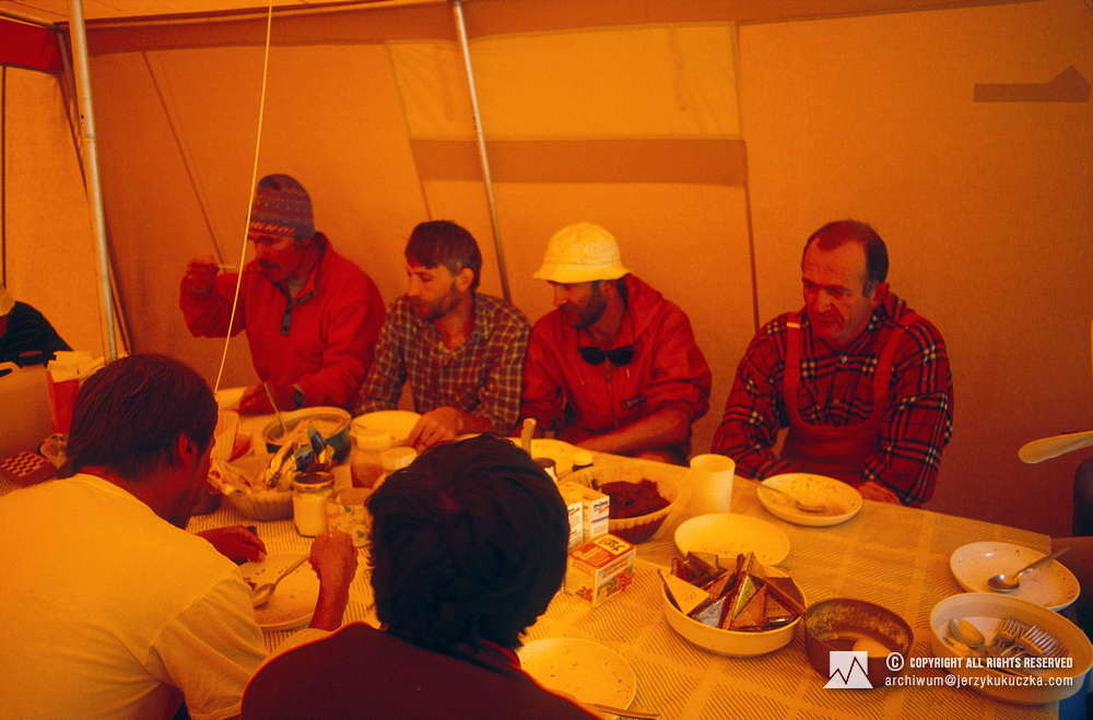 Participants of the expedition at the base. First from the left is Lech Korniszewski.