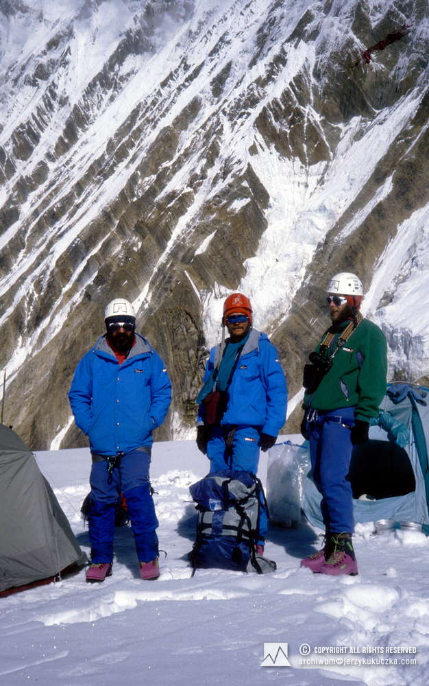 Climbers in camp I. From the left: Janusz Majer, Jerzy Kukuczka and Artur Hajzer.