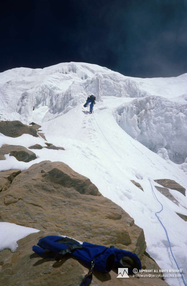 Artur Hajzer on the Annapurna slope.