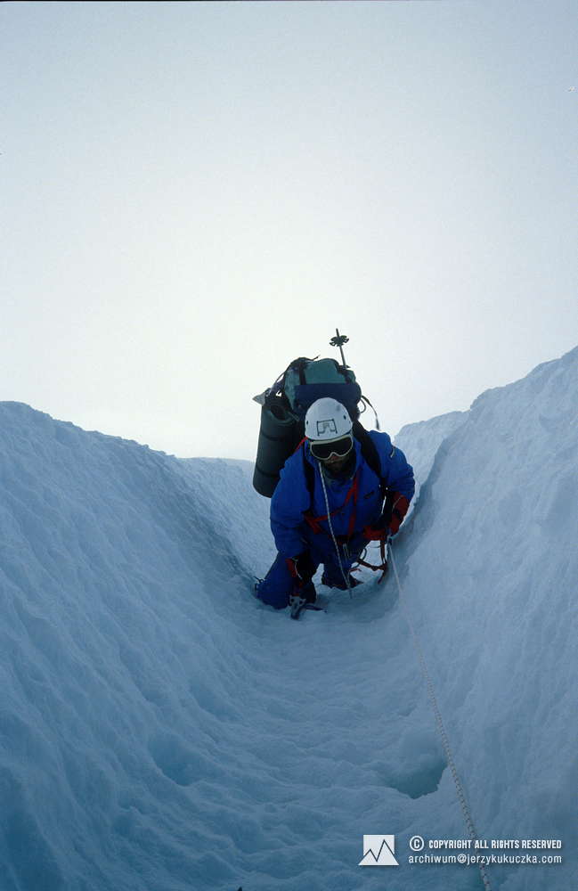 Artur Hajzer during climbing the Annapurna slope.