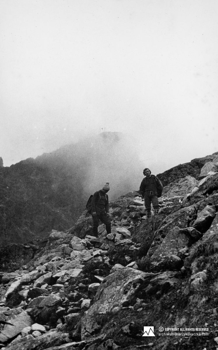 Mountaineers. First from the right: Jerzy Kukuczka.