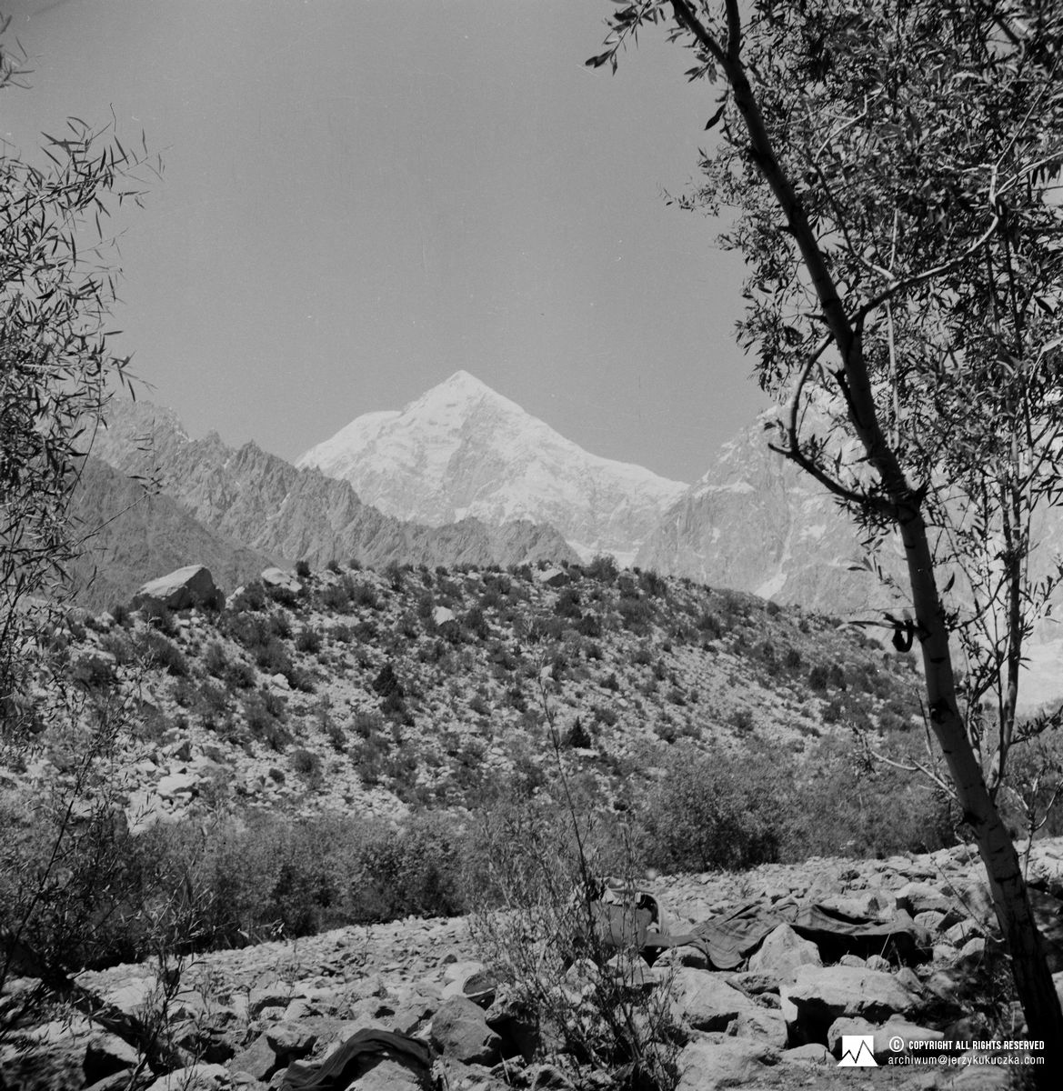 Tirich Mir (7708 m above sea level).