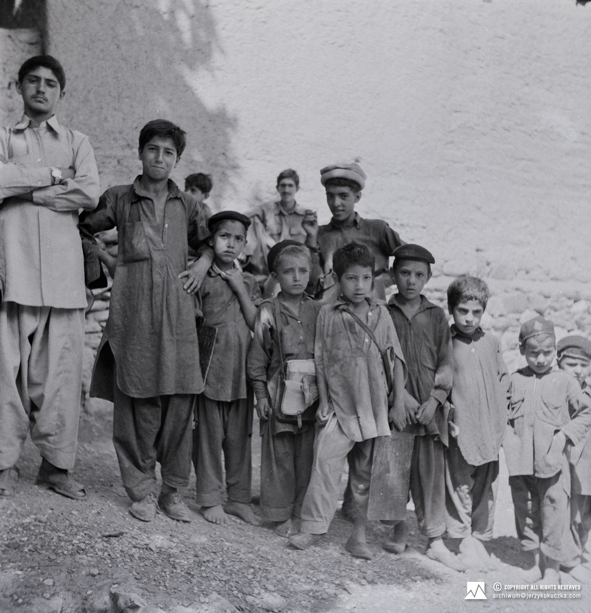 Pakistańskie dzieci w wiosce Barum.